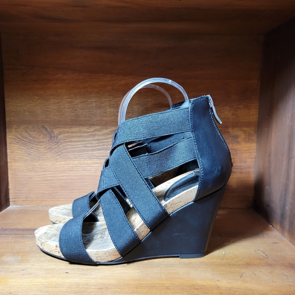 BCBGERATION Bevlea-X Wedge Heel 7 - Picture 5 of 7